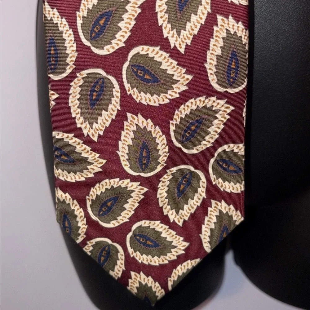 Chaps Ralph Lauren Vintage Maroon Feather Leaf Silk Made in USA Necktie Tie
